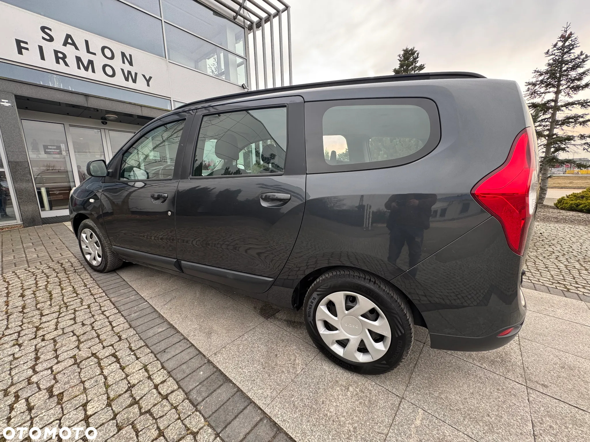 Dacia Lodgy 1.6 MPI 85 Prestige - 14