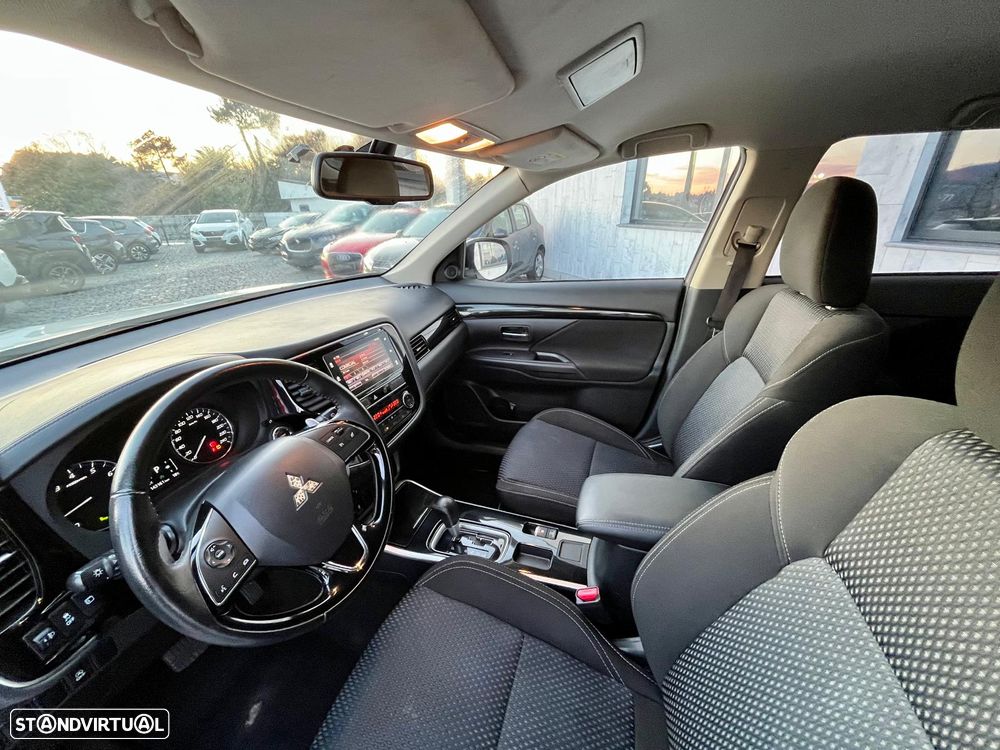 Mitsubishi Outlander 2.0 Kaiteki CVT - 11
