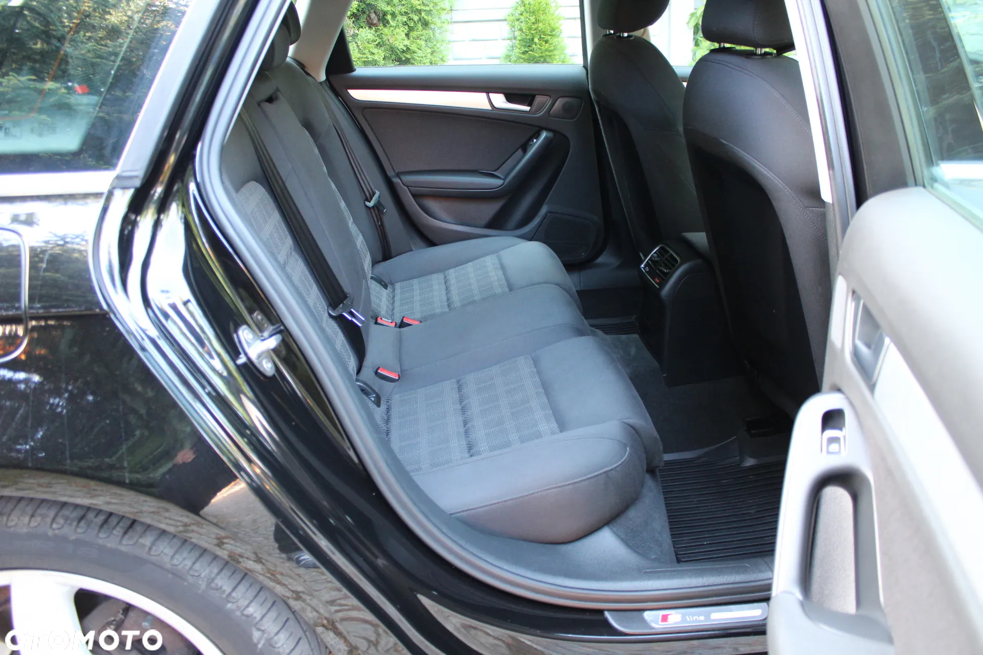 Audi A4 Avant 2.0 TDI quattro design - 9