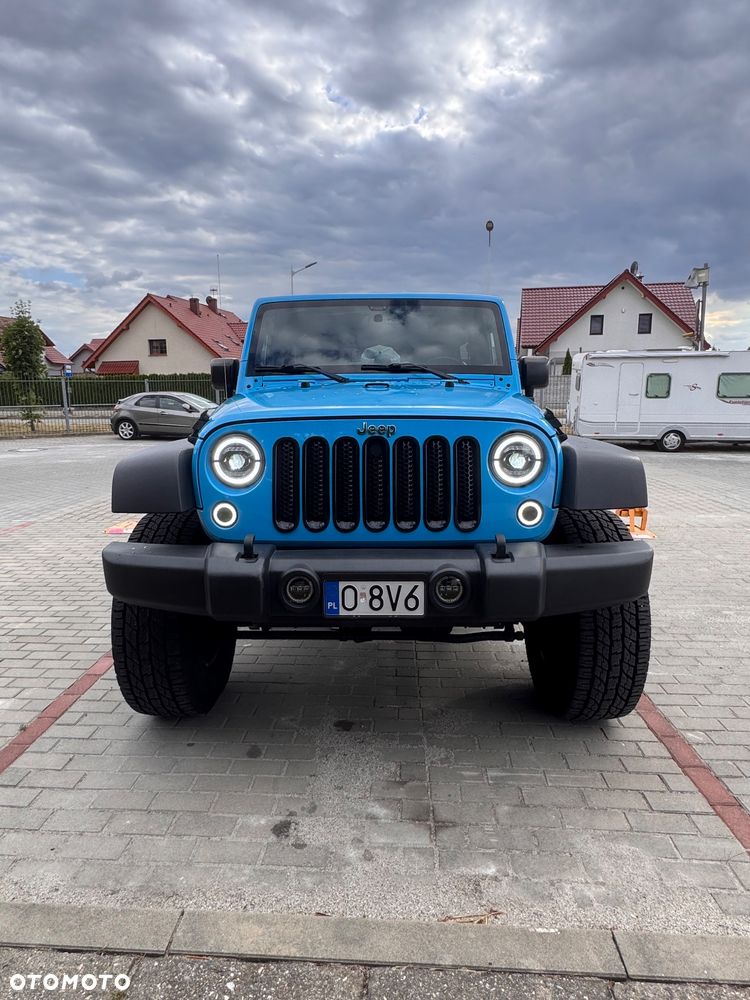 Jeep Wrangler - 1