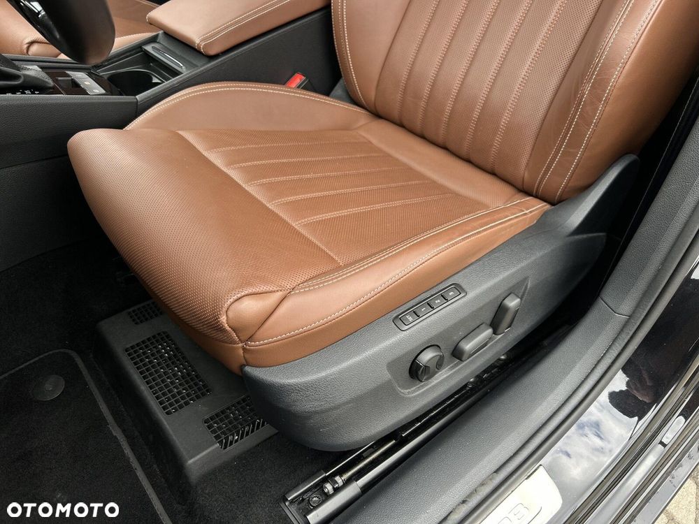 Skoda Superb 2.0 TDI SCR L&K DSG - 14