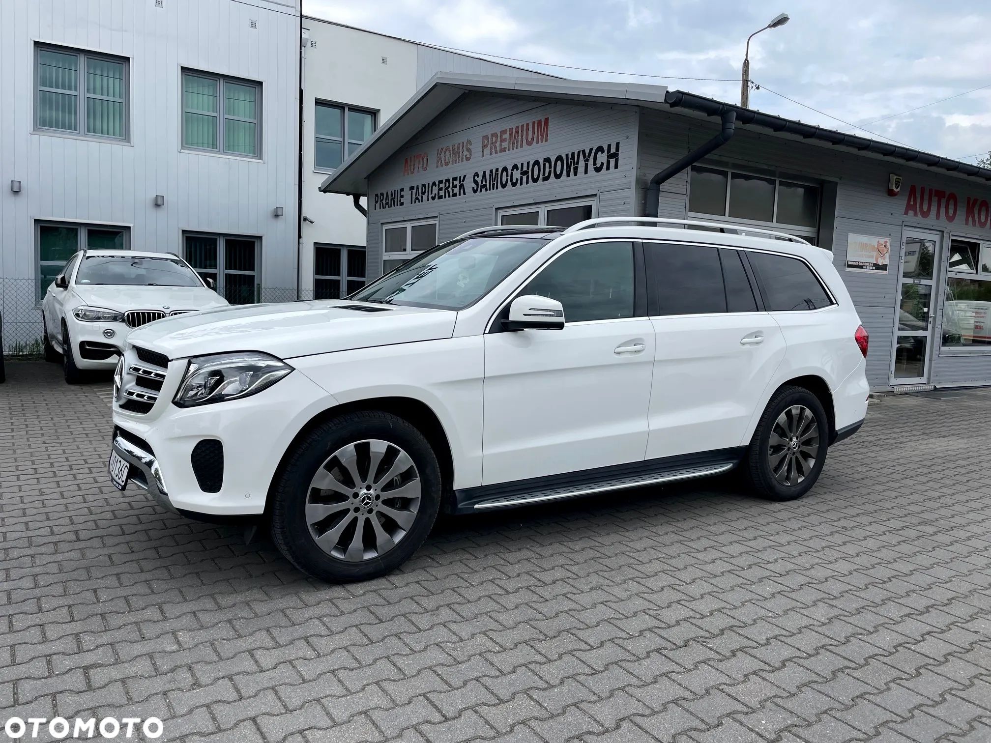 Mercedes-Benz GLS - 1