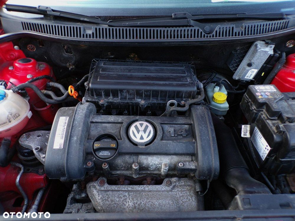 Volkswagen Polo 1.4 16V Comfortline - 23