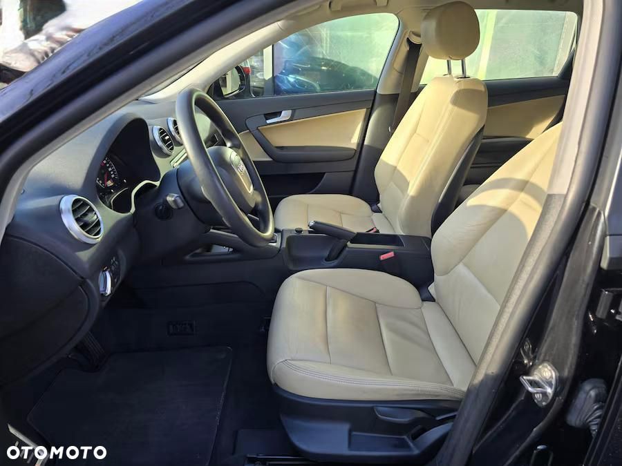 Audi A3 Sportback 1.6 Ambiente S tronic - 12