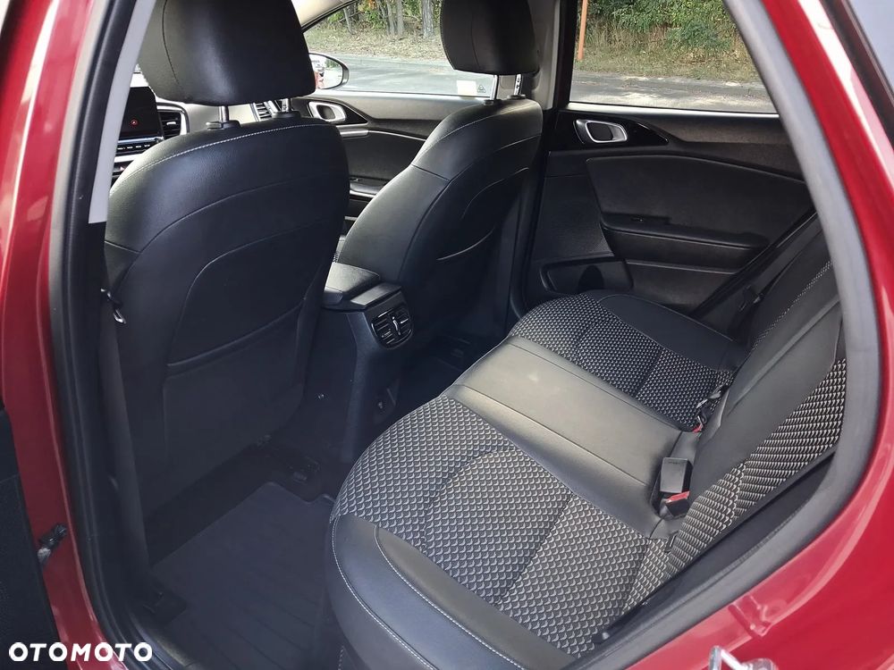 Kia XCeed 1.6 GDI PHEV Business Line DCT - 12
