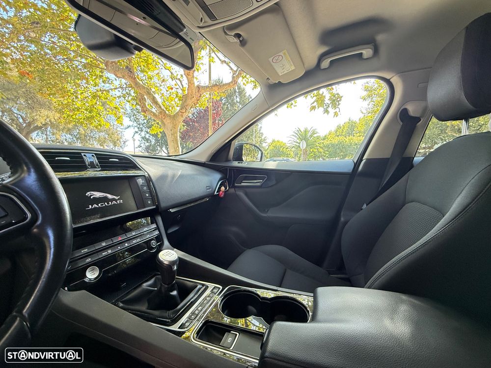 Jaguar F-Pace E-Performance Prestige - 11