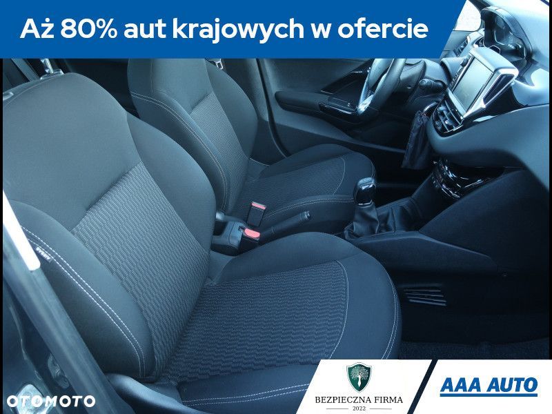 Peugeot 208 - 10
