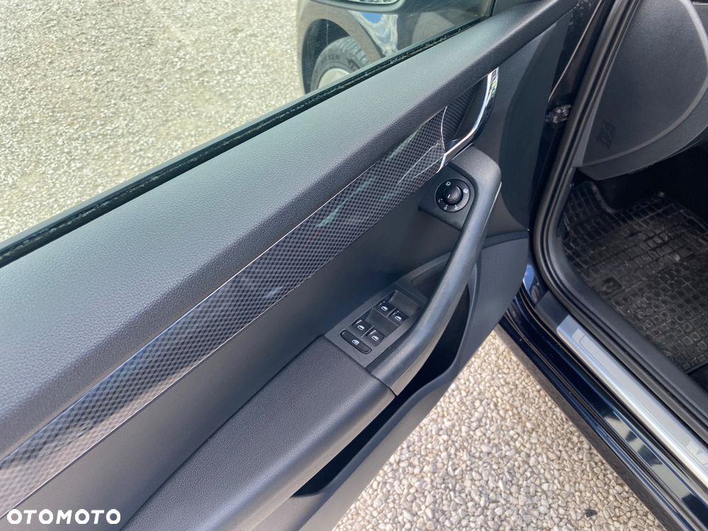 Skoda Octavia 2.0 TDI DSG RS - 16