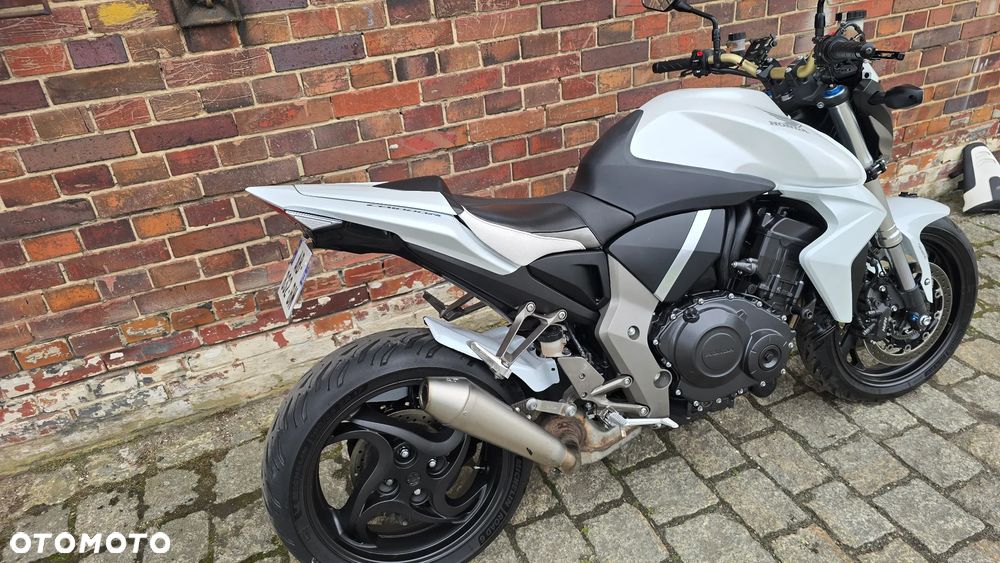 Honda CB - 32