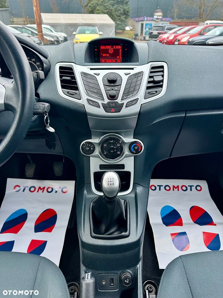 Ford Fiesta 1.25 Champions Edition - 19