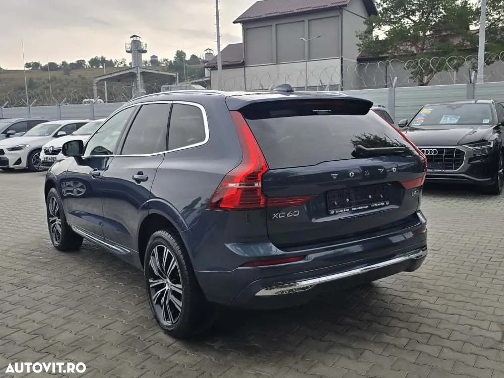 Volvo XC 60 T6 AWD Recharge Geartronic Inscription - 3