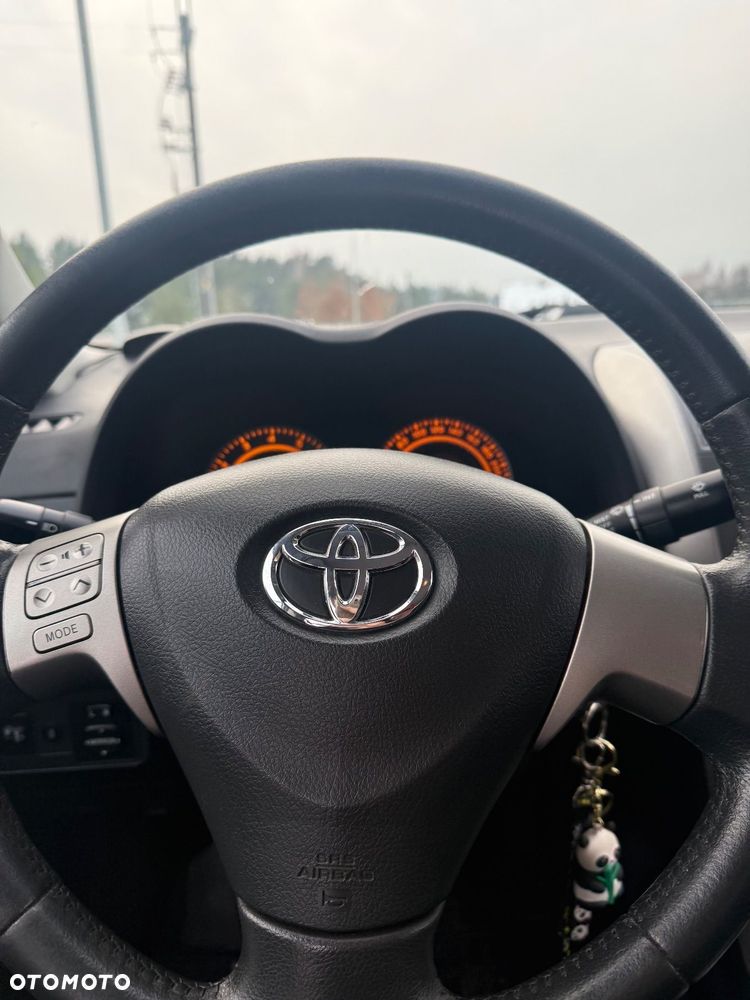 Toyota Corolla 1.6 VVT-i Sol - 9