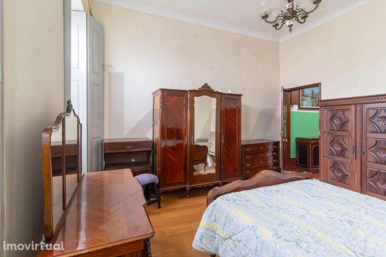 Prédio de três pisos cais de Gaia - Grande imagem: 2/28