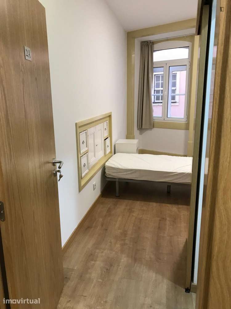 Quarto - localizado em Baixa Coimbra - Grande imagem: 5/14