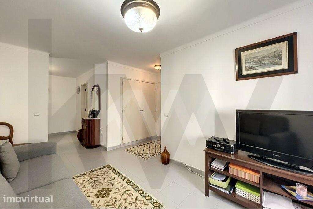 Luminoso T1 para Arrendamento em Santo António dos Cavaleiros | 48m2 | - Grande imagem: 4/27