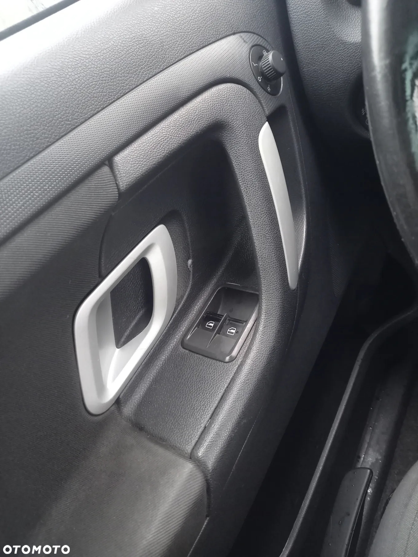 Skoda Roomster 1.6 16V Scout - 17