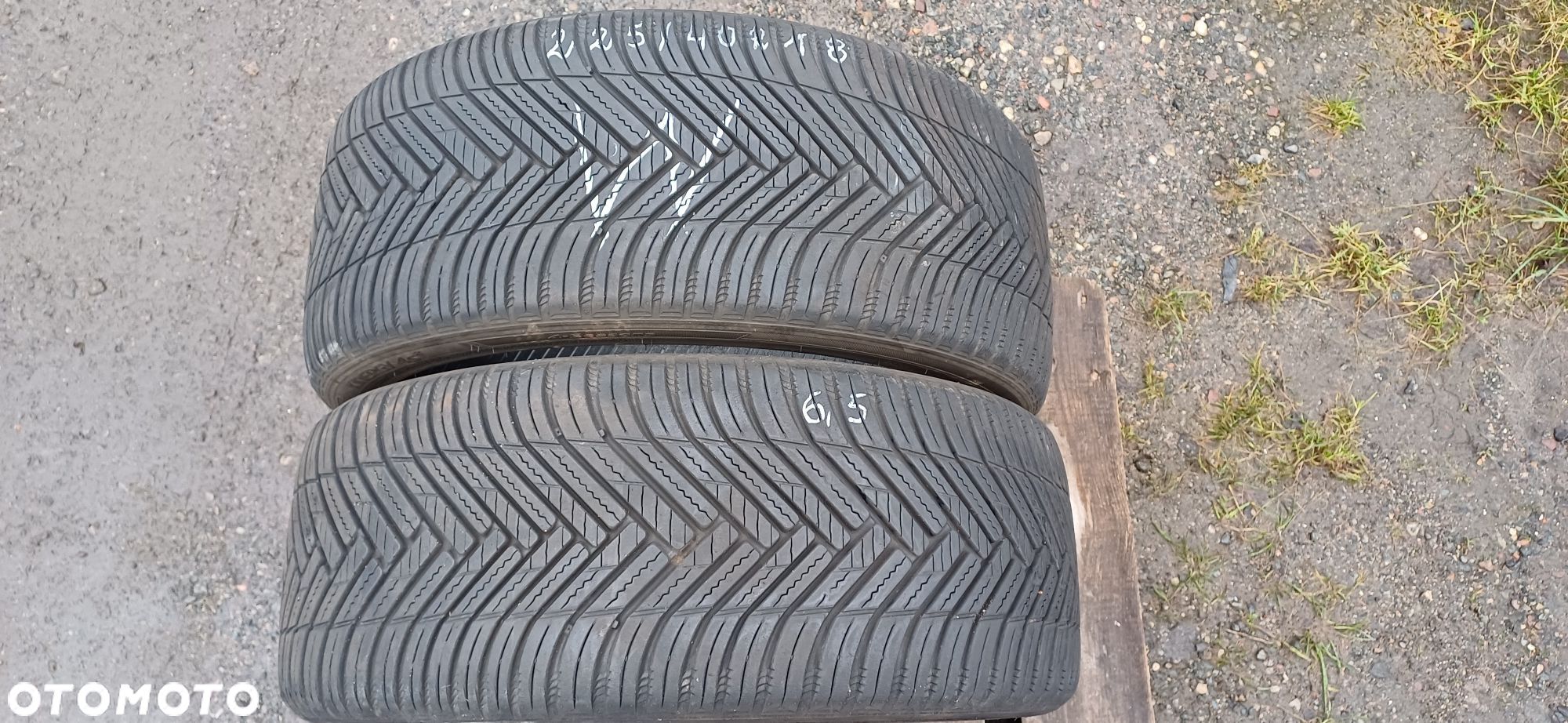225/40R18 92Y HANKOOK , dwie opony wielosezonowe. - 1