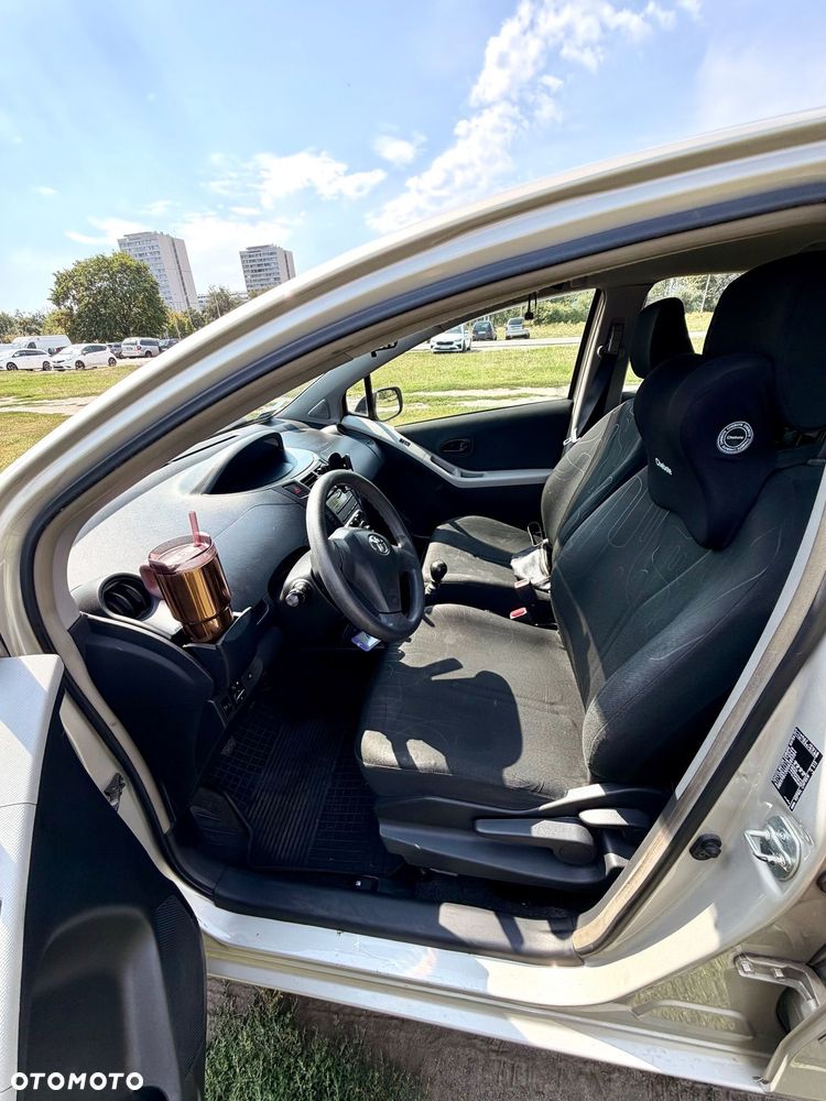 Toyota Yaris 1.33 Luna - 6