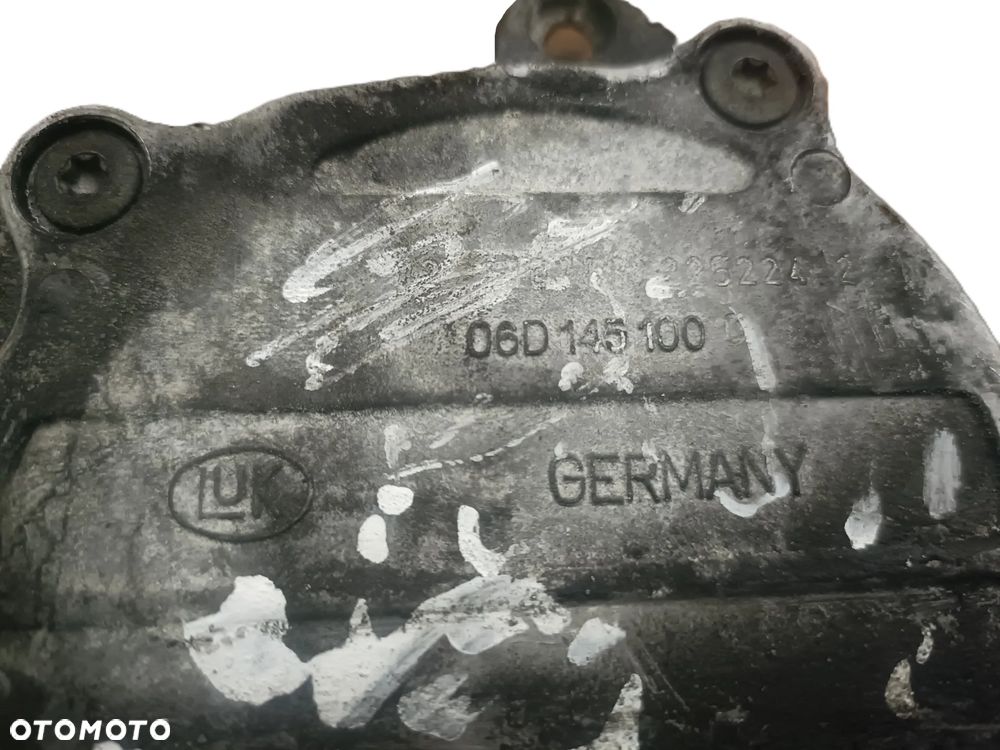 AUDI A4 B6 00-04 r. 2,0 FSI POMPA VACUM + OBUDOWA ROZRZĄDU 06D103530K + - 6