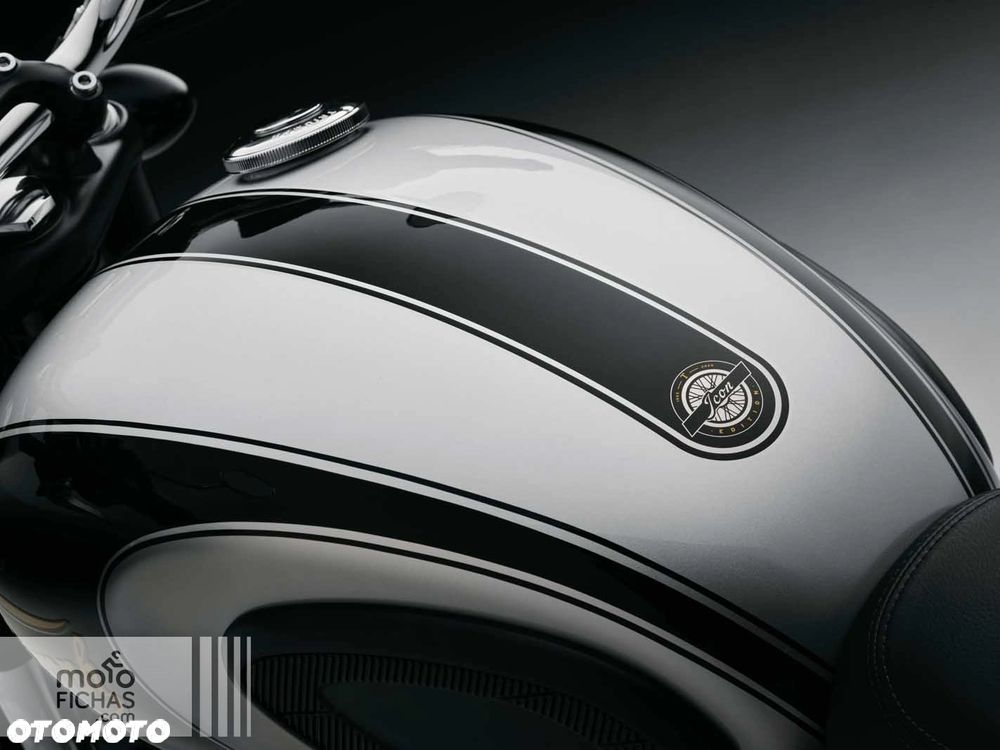 Triumph Bonneville - 4