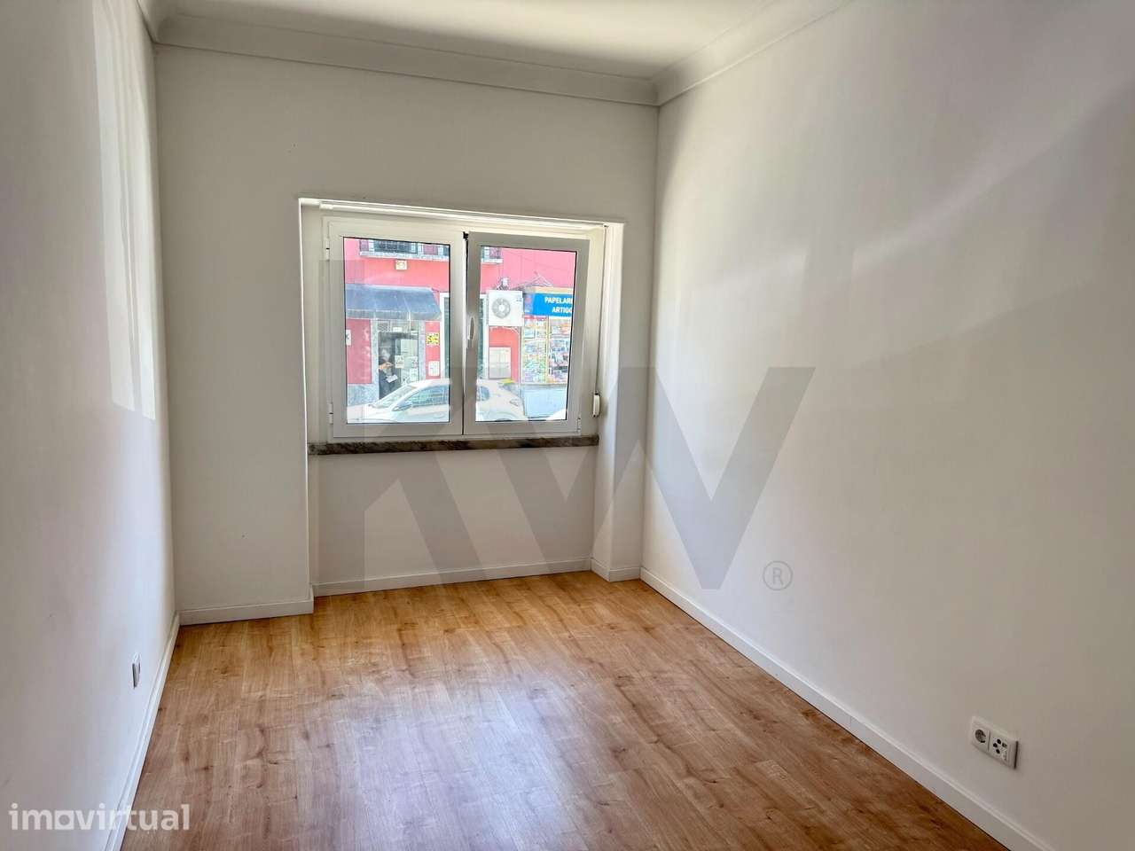 Apartamento T0 na Rua Tenente Ferreira Durão - Grande imagem: 4/21