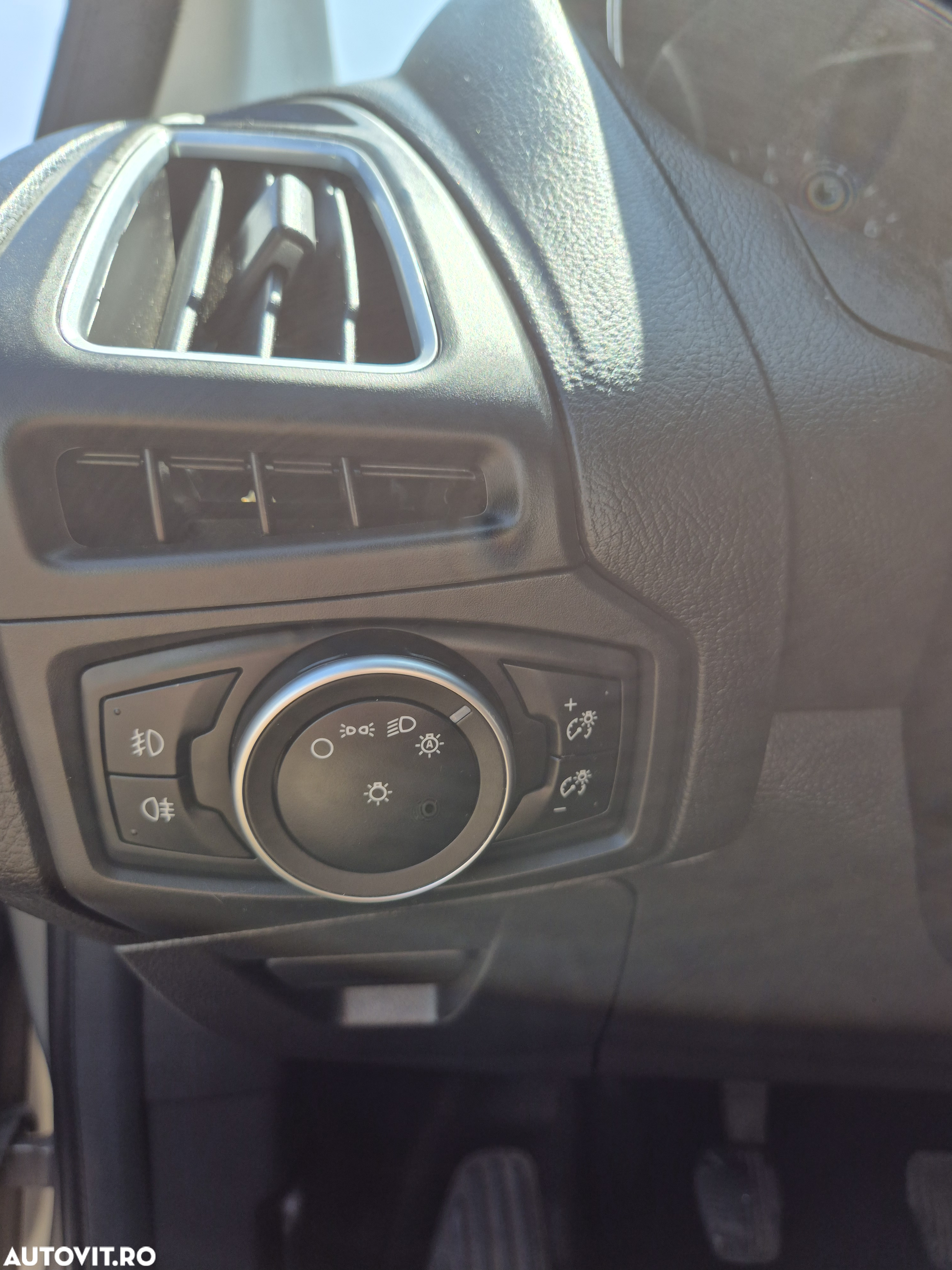 Ford Focus 1.5 Ecoboost Titanium - 12