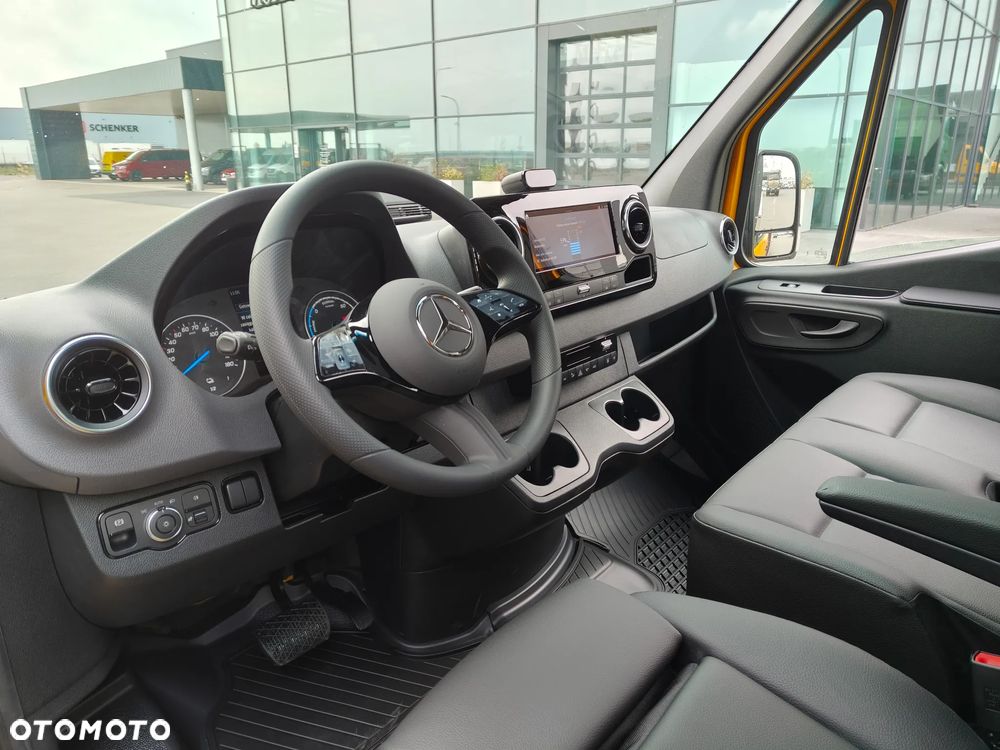 Mercedes-Benz eSprinter - 11