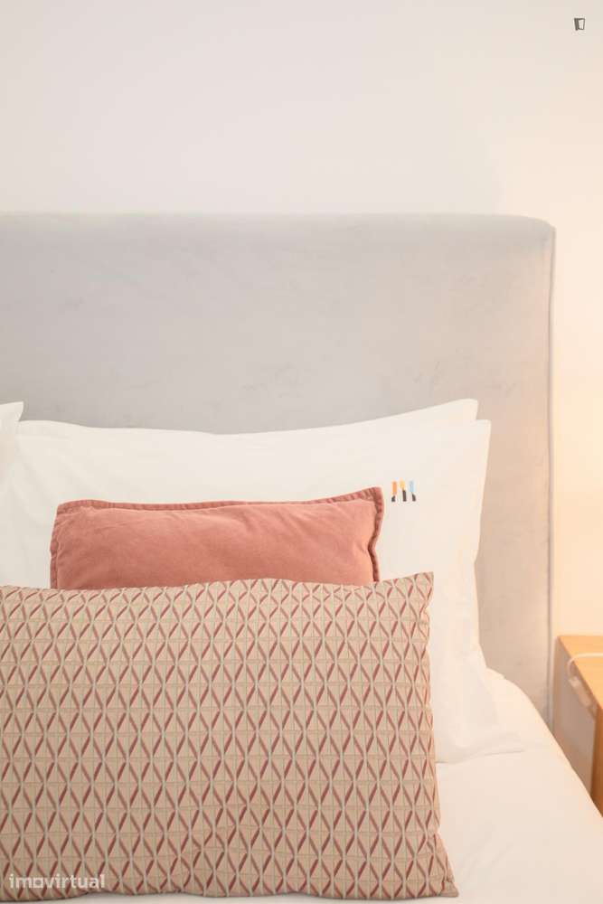 Apartamento com 1 quartos - localizado em Cedofeita Porto - Grande imagem: 2/17