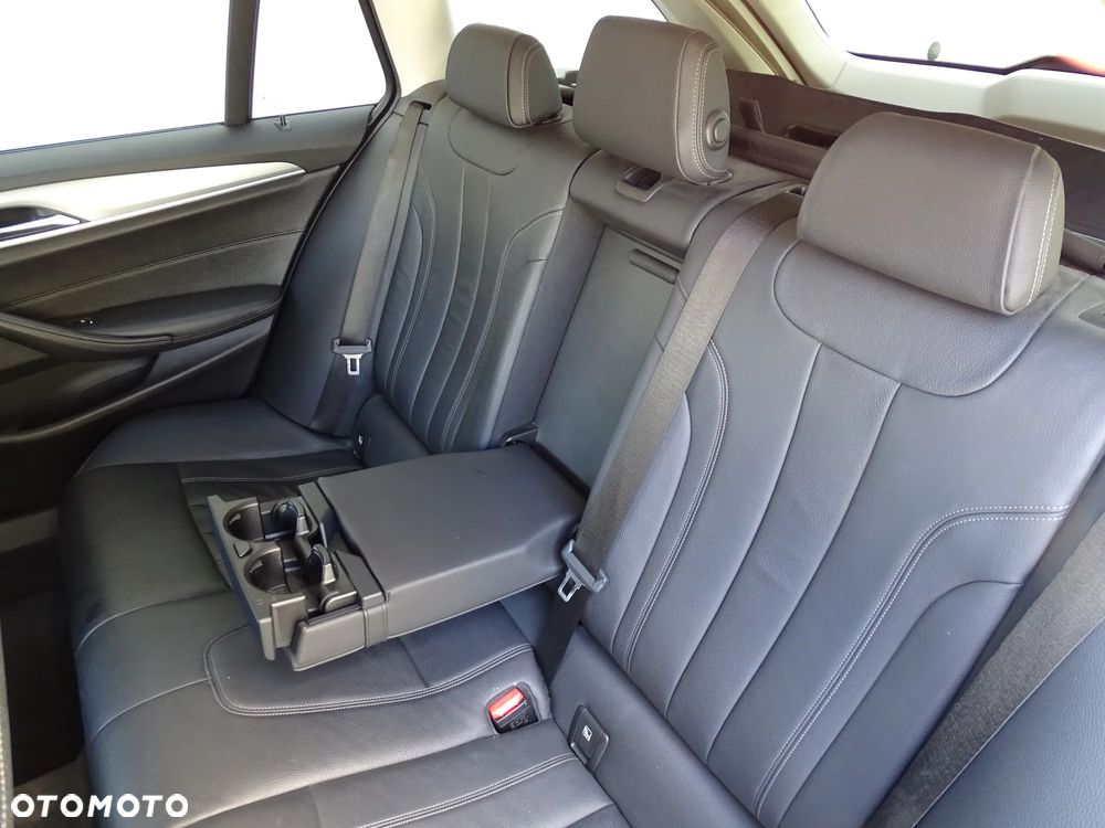 BMW Seria 5 520d - 33