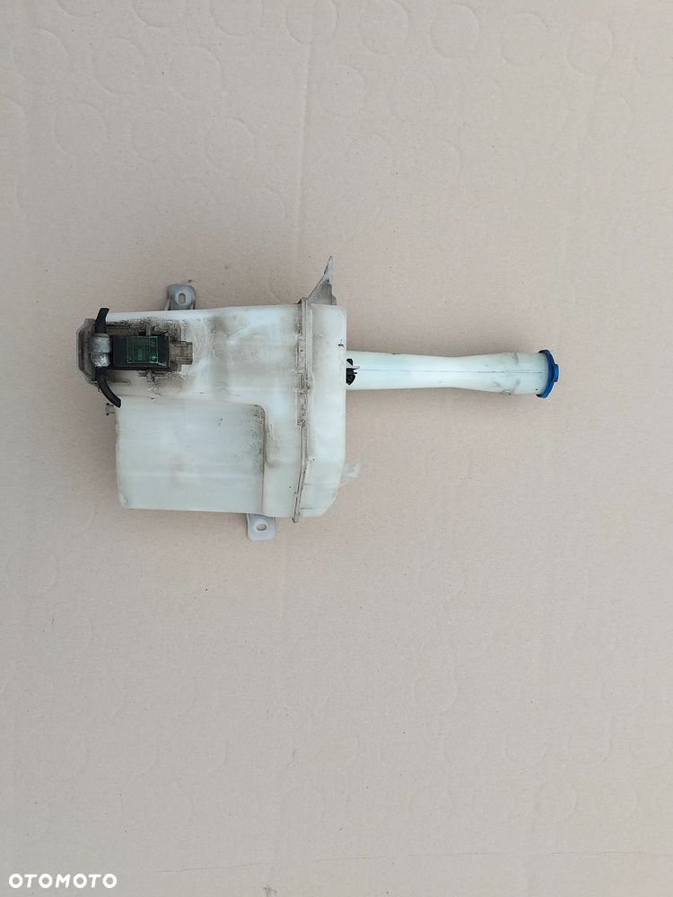 ZBIORNICZEK SPRYSKIWACZY HYUNDAI I30 LIFT 98600-2L000