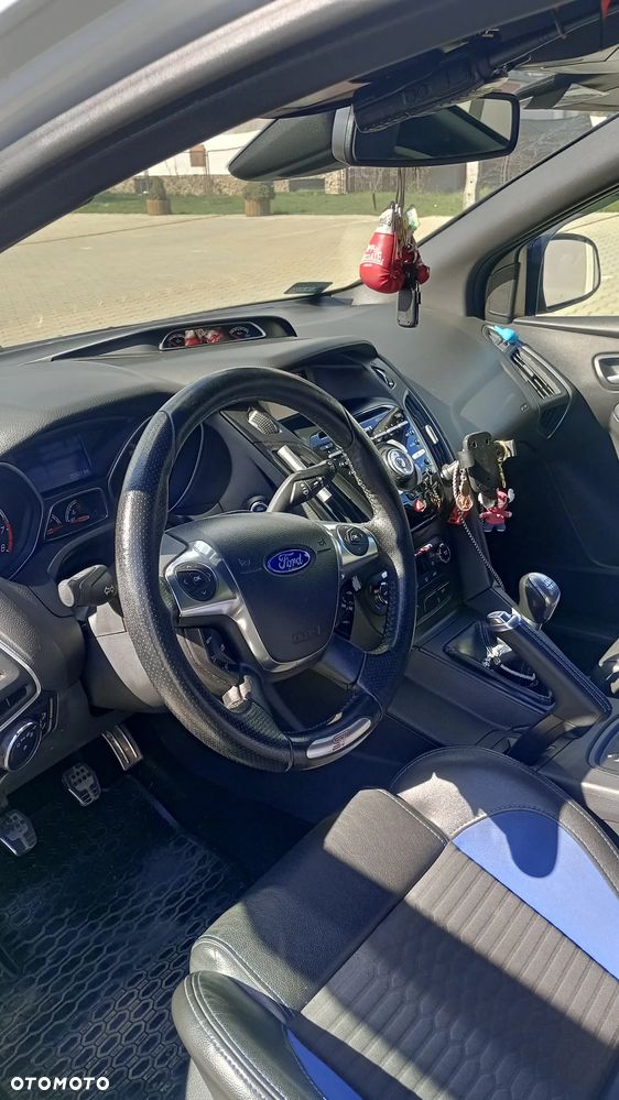 Ford Focus ST - 7