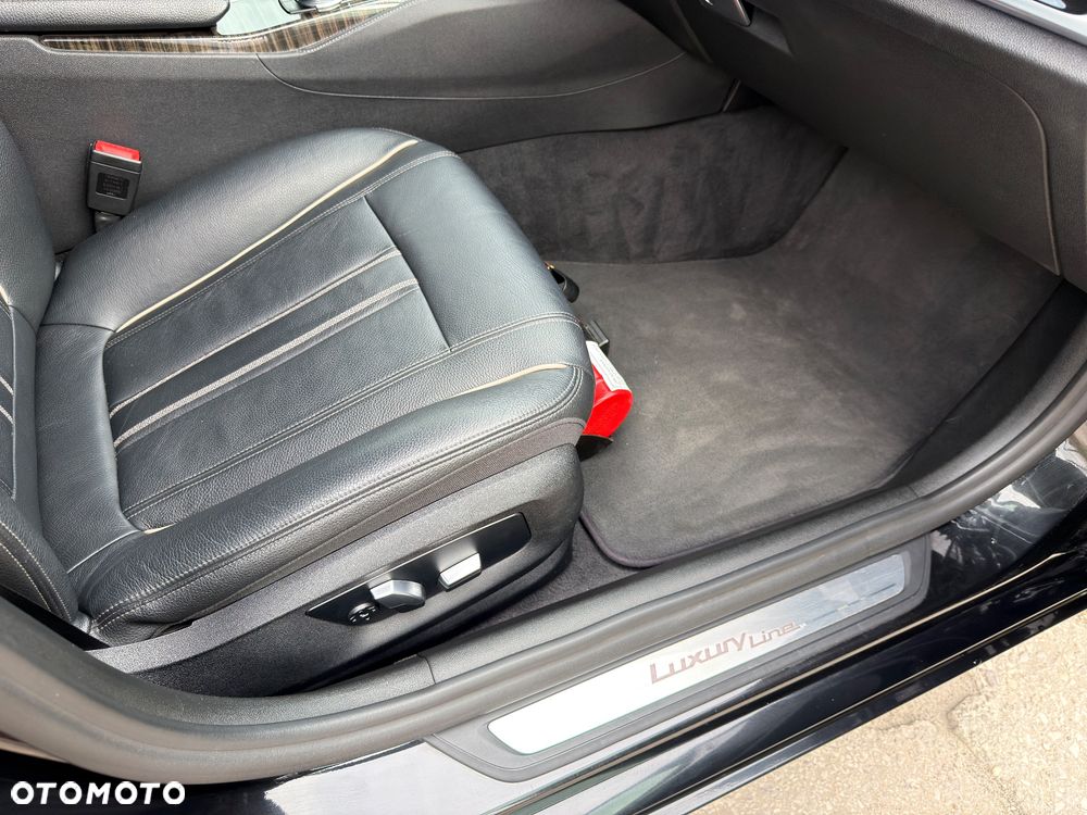 BMW Seria 5 530d xDrive Luxury Line - 28