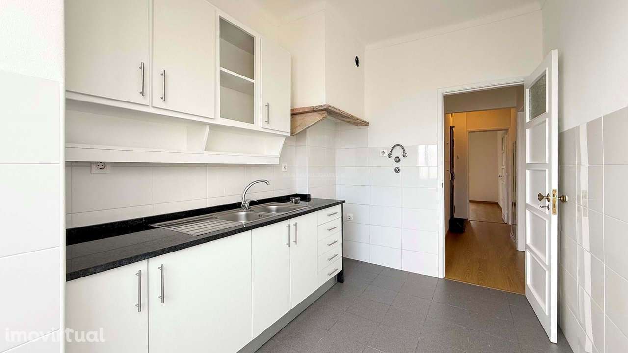 (Ler anúncio) - T2 em Queluz junto á estação de Queluz - Grande imagem: 2/14