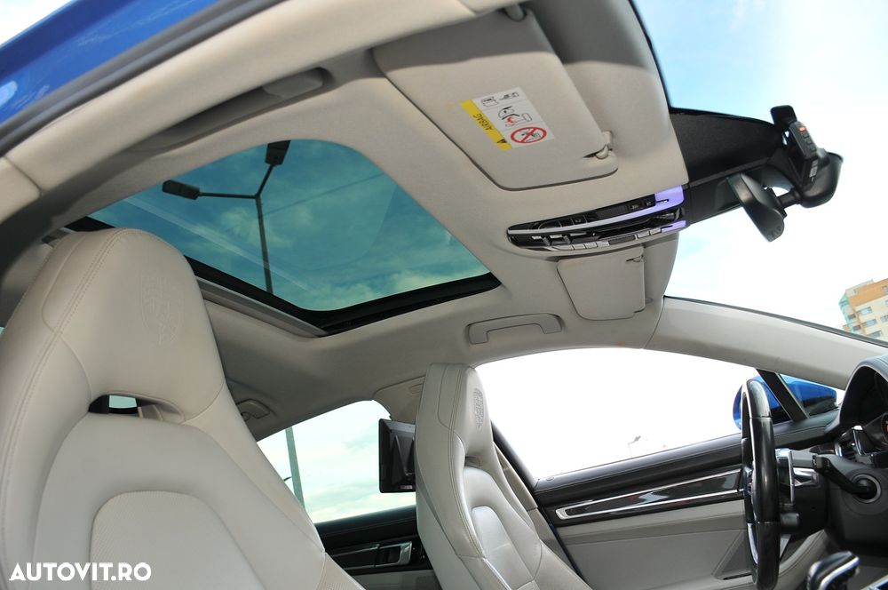 Porsche Panamera 4S Executive - 16