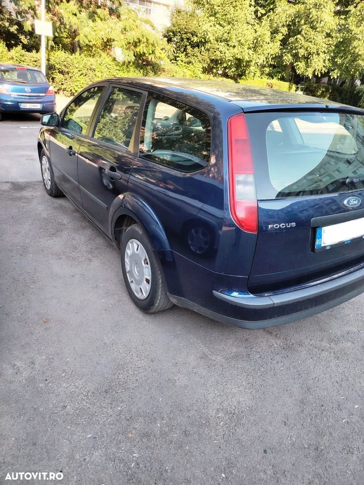 Ford Focus 1.6 TDCi DPF Ambiente - 2