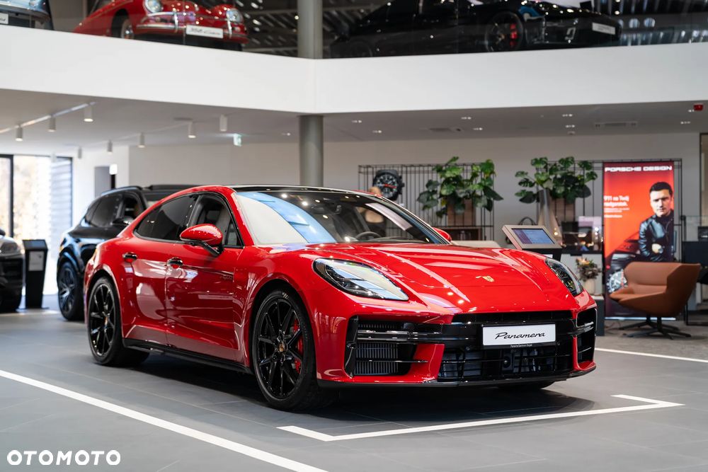 Porsche Panamera - 4