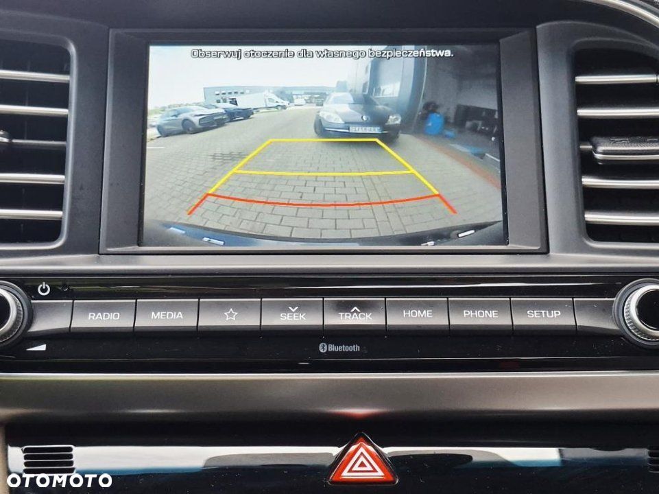 Hyundai Elantra - 31