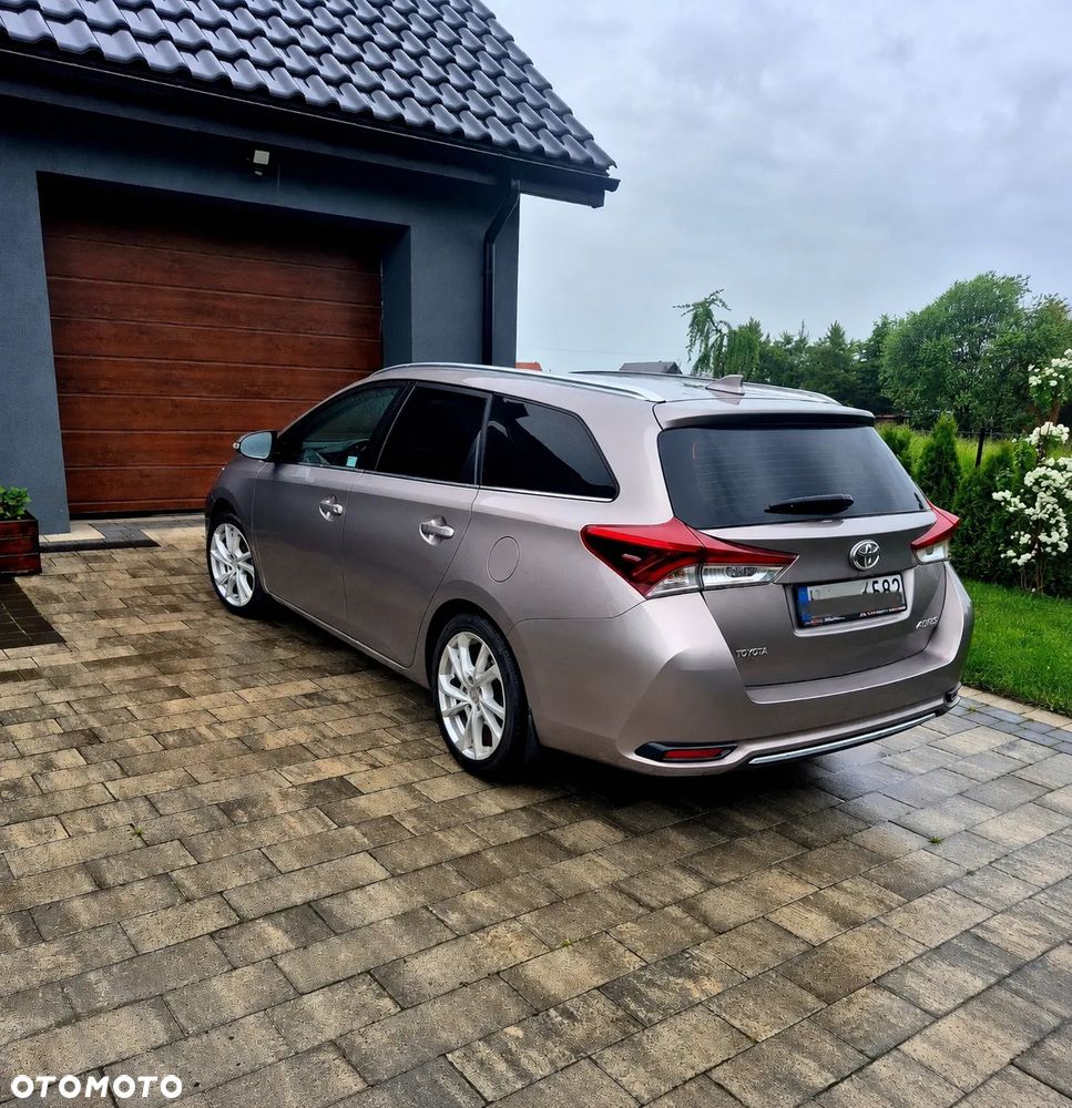 Toyota Auris 1.6 D-4D Dynamic - 2