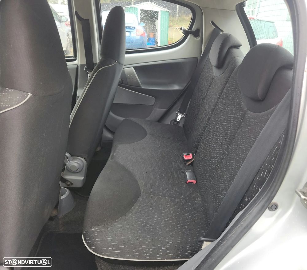 Peugeot 107 1.0 Black&Silver - 12