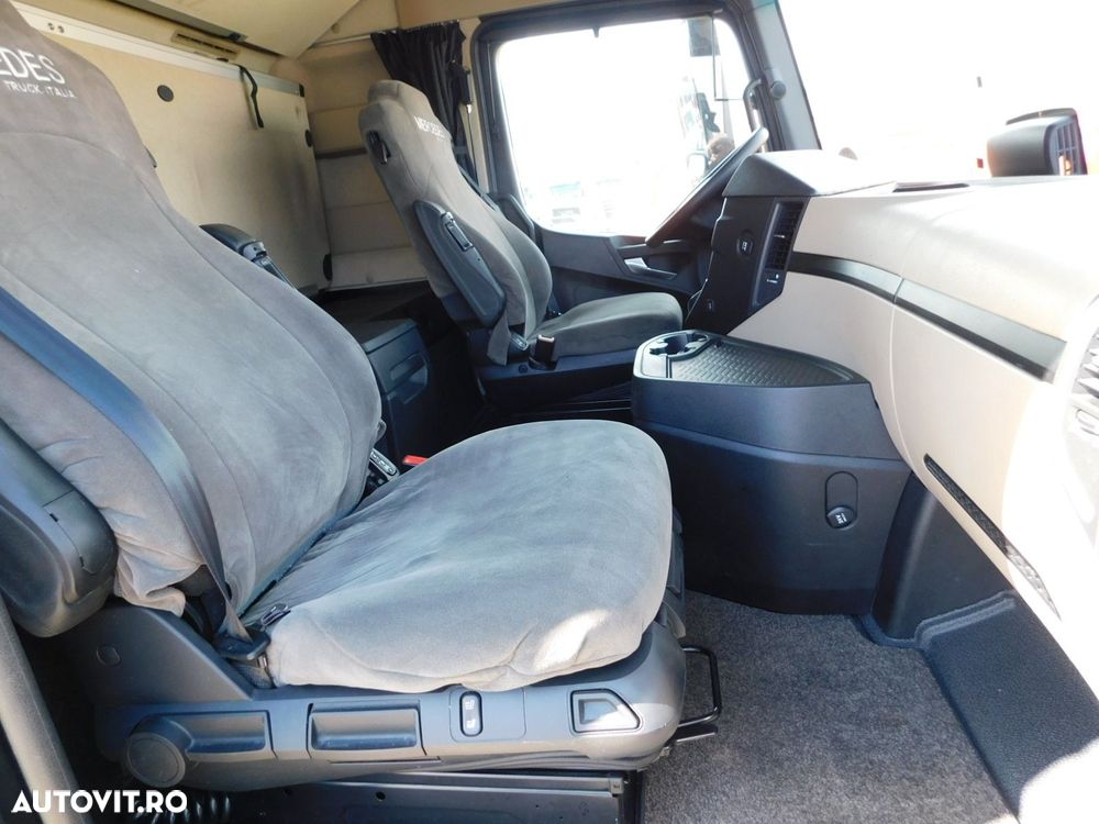 Mercedes-Benz Actros - 5