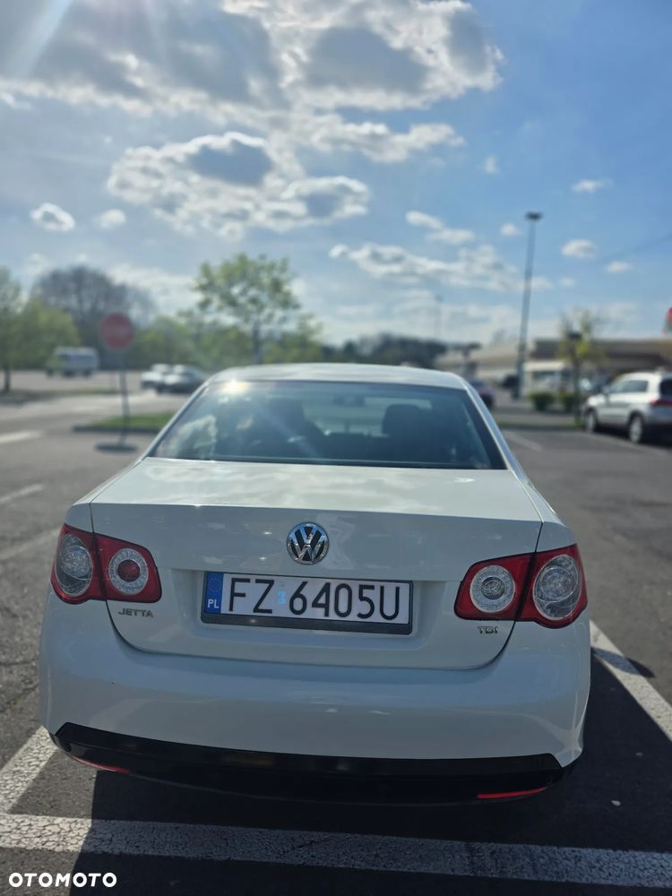 Volkswagen Jetta 1.9 TDI DPF Comfortline - 4