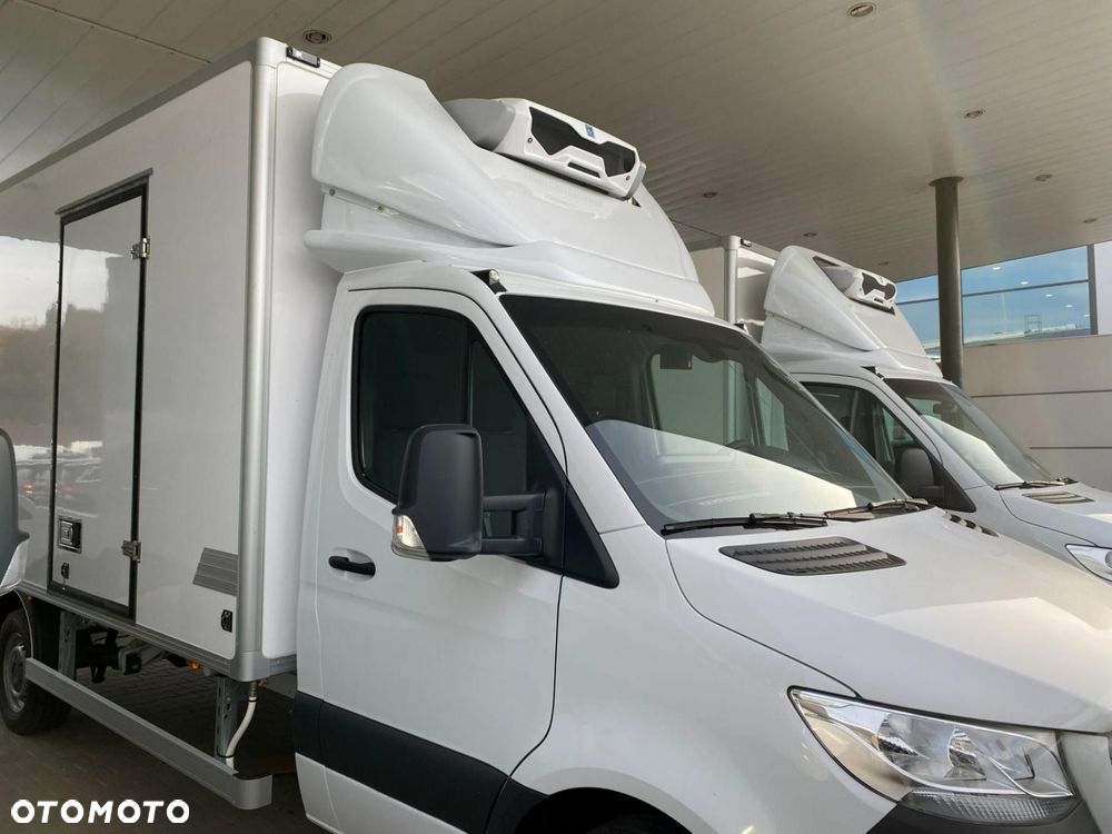 Mercedes-Benz Sprinter - 2