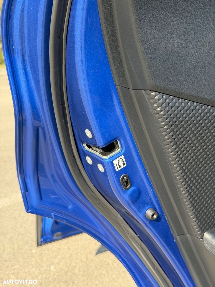 Toyota C-HR 1.8 HSD 4x2 CVT C-ult LED - 24