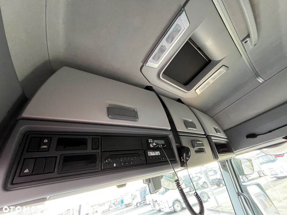 Renault T480 Sleeper Cab - 12