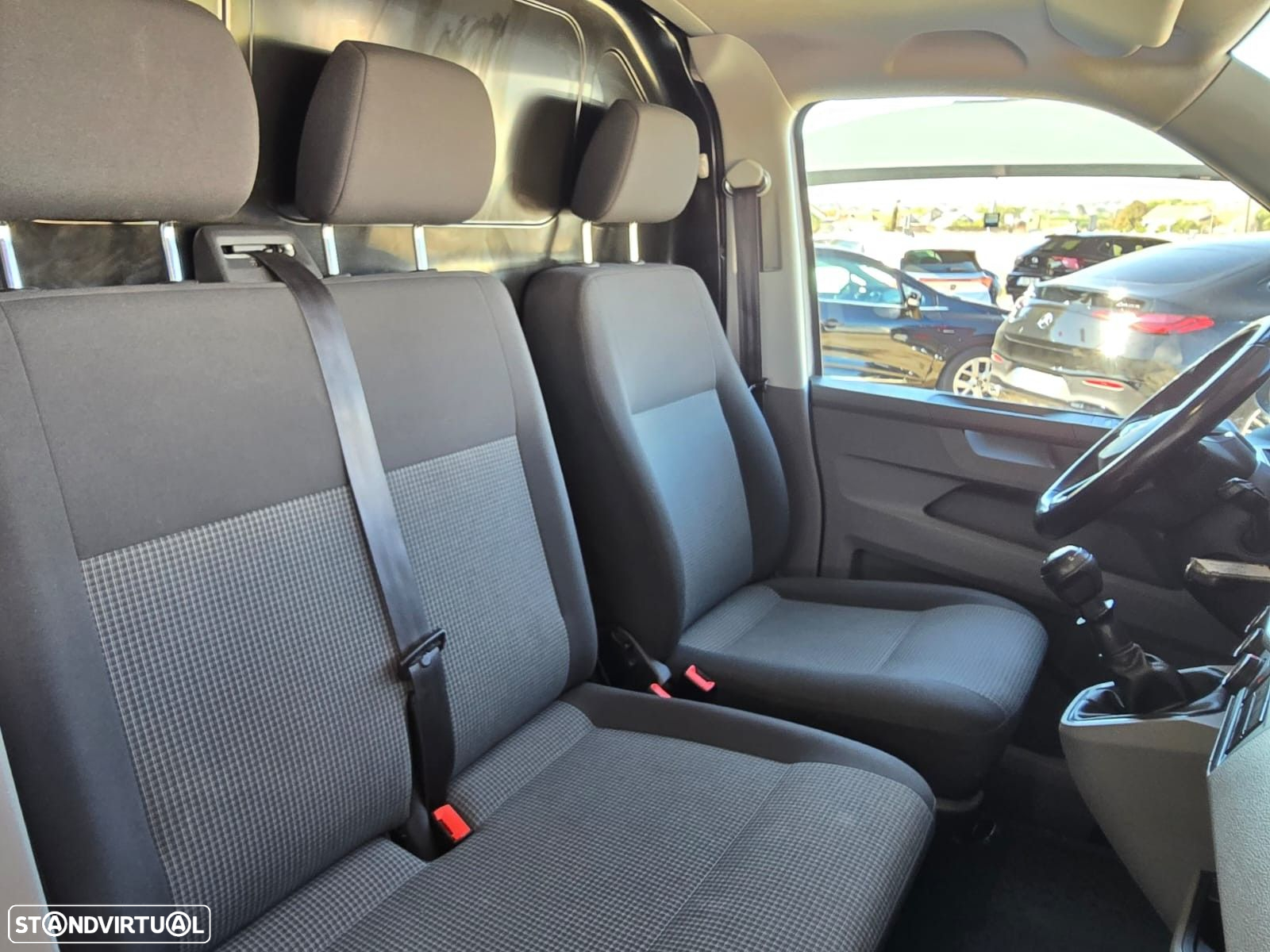 VW Transporter 2.0 TDI - 27