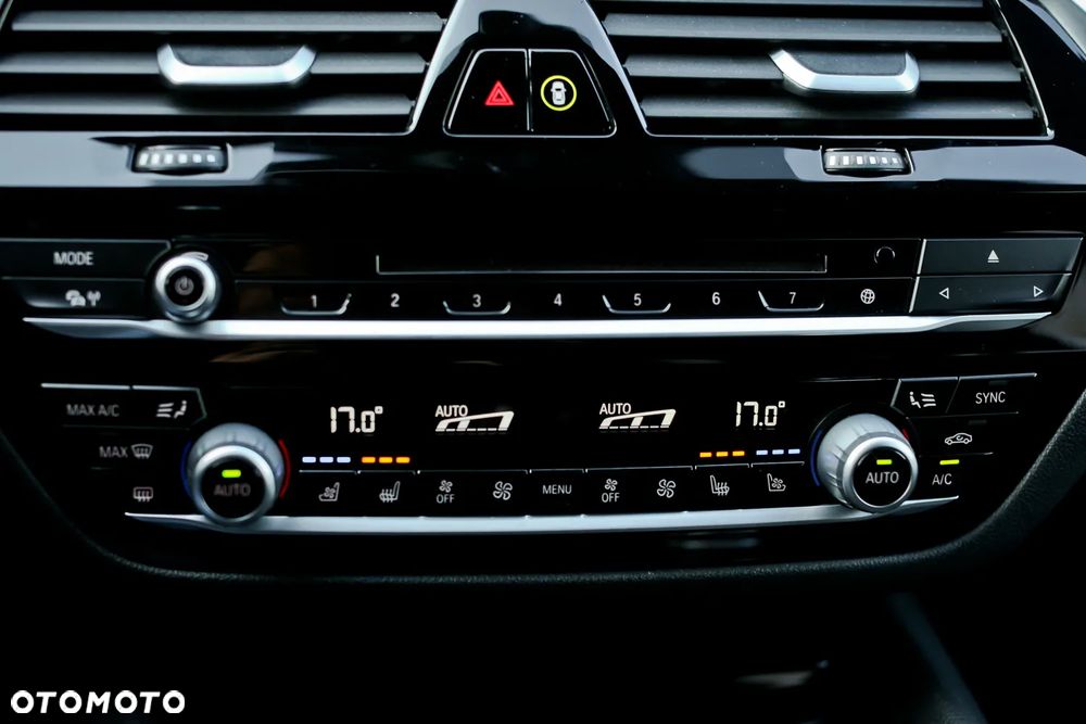 BMW Seria 5 520d Sport Line - 29