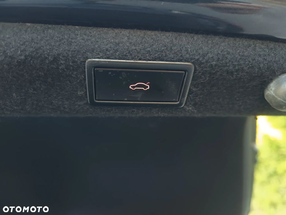 Skoda Superb 2.0 TDI DSG Premium Edition - 14