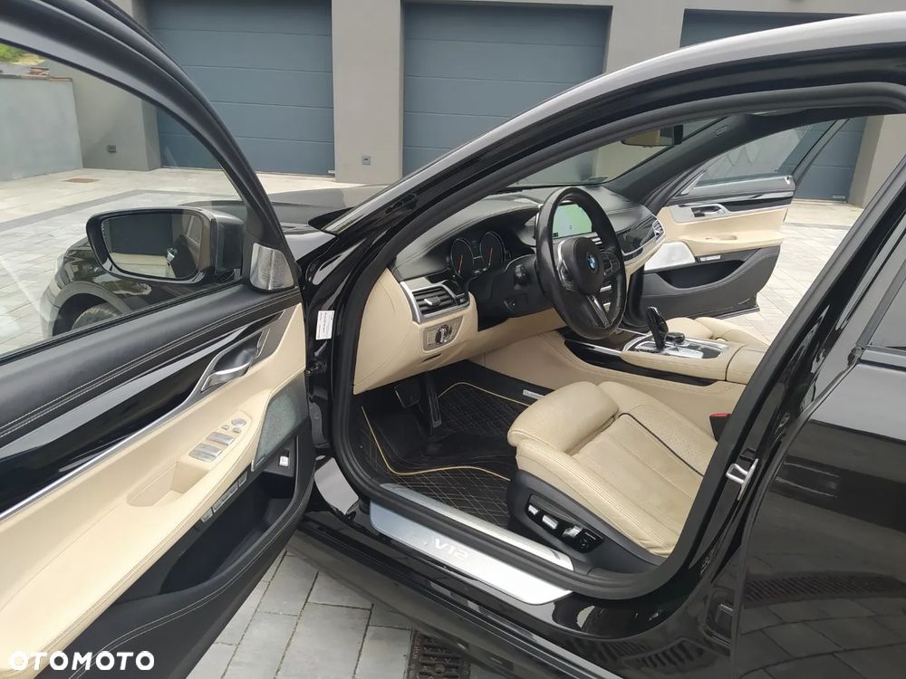 BMW Seria 7 M760Li xDrive - 10