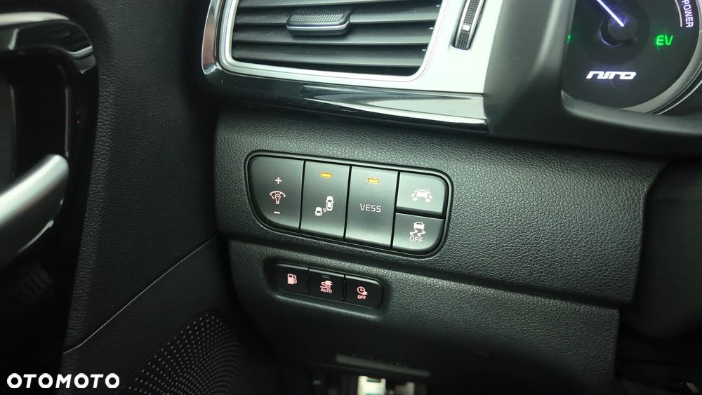 Kia Niro 1.6 GDI PHEV 2WD Vision - 28