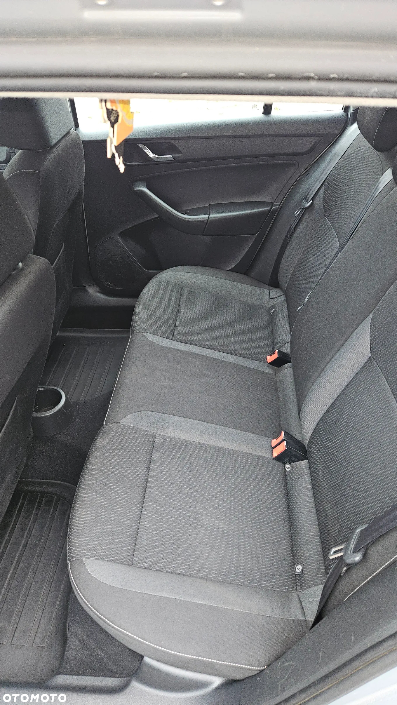 Skoda RAPID 1.2 TSI Ambition - 23